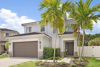 6151 Yerba Buena Ct in Greenacres, FL - Building Photo - Building Photo