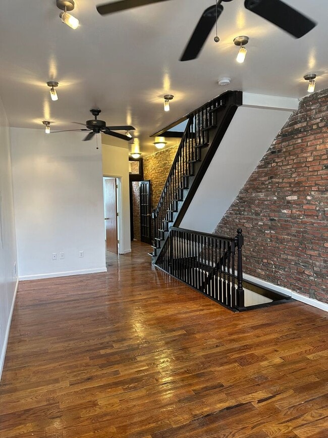 property at 1830 N Port St