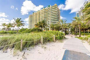 1455 Ocean Dr, Unit 909 in Miami Beach, FL - Foto de edificio - Building Photo