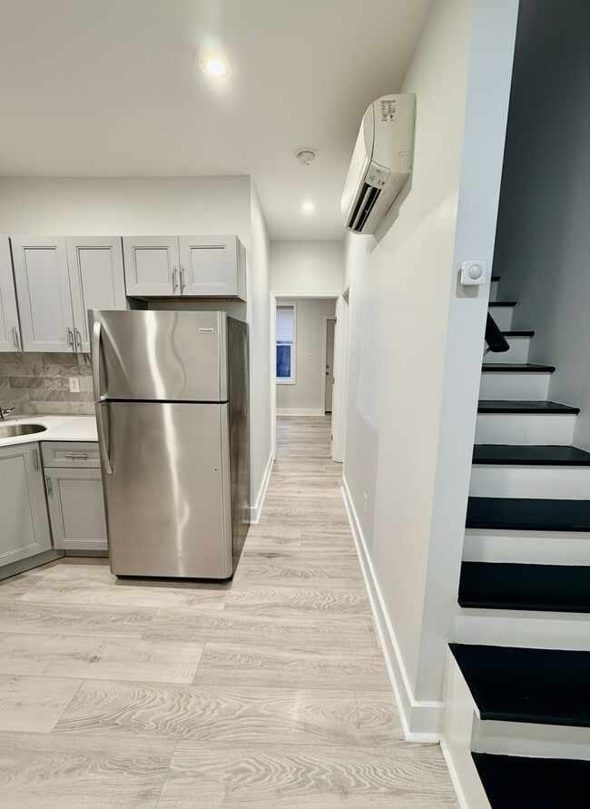 665 E Wensley St in Philadelphia, PA - Building Photo - Building Photo