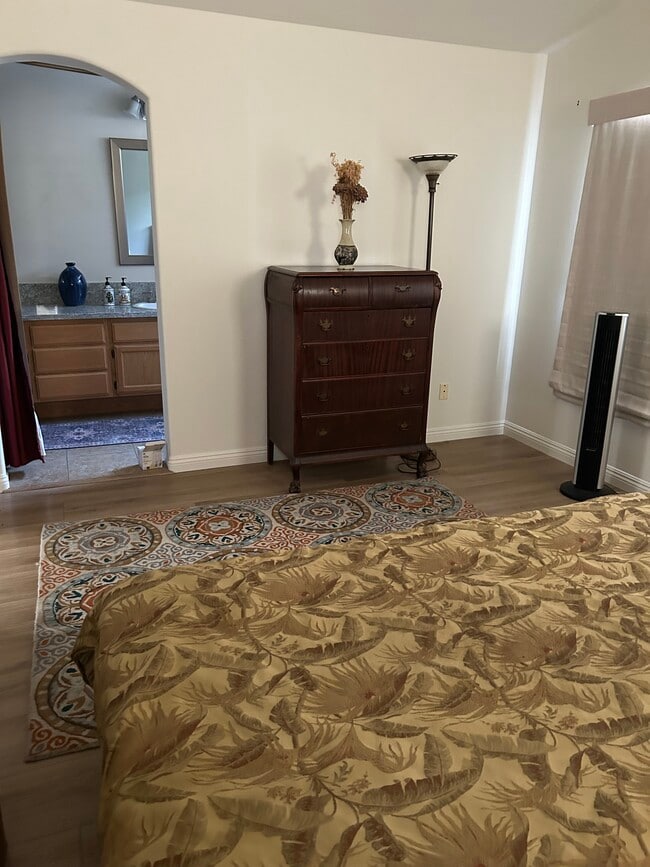 319 W Shoshone St in Ventura, CA - Building Photo - Building Photo