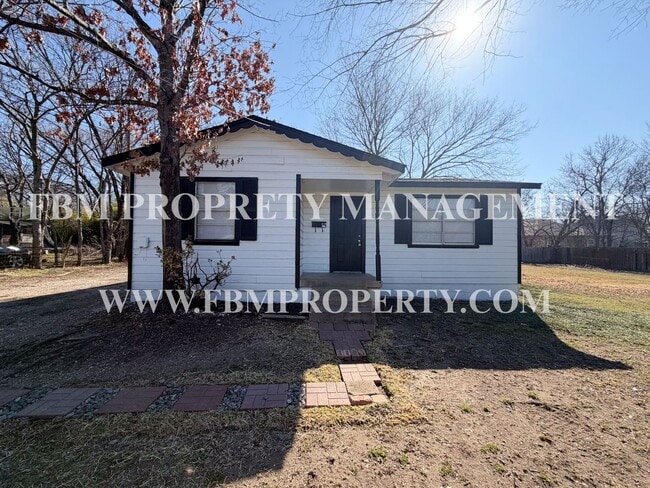 property at 410 N Flat St