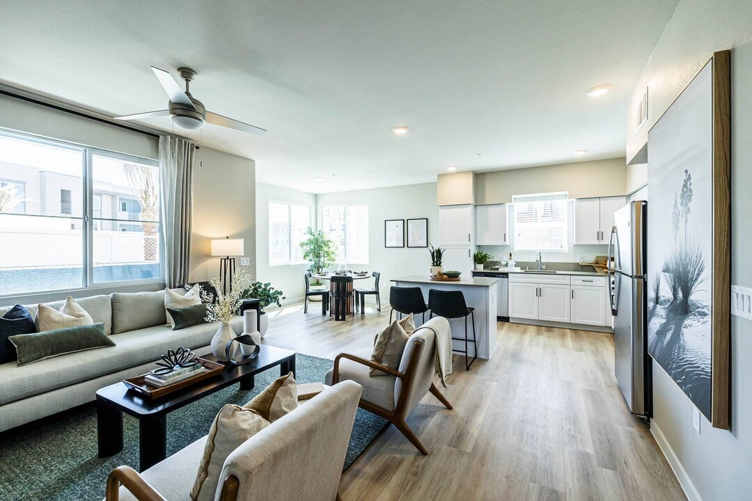 BASE APARTMENT HOMES in Las Vegas, NV - Foto de edificio