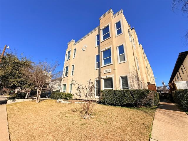 3918 N Hall St in Dallas, TX - Building Photo