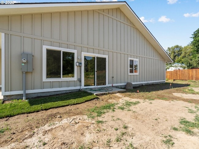 property at 600 N Earl Ct