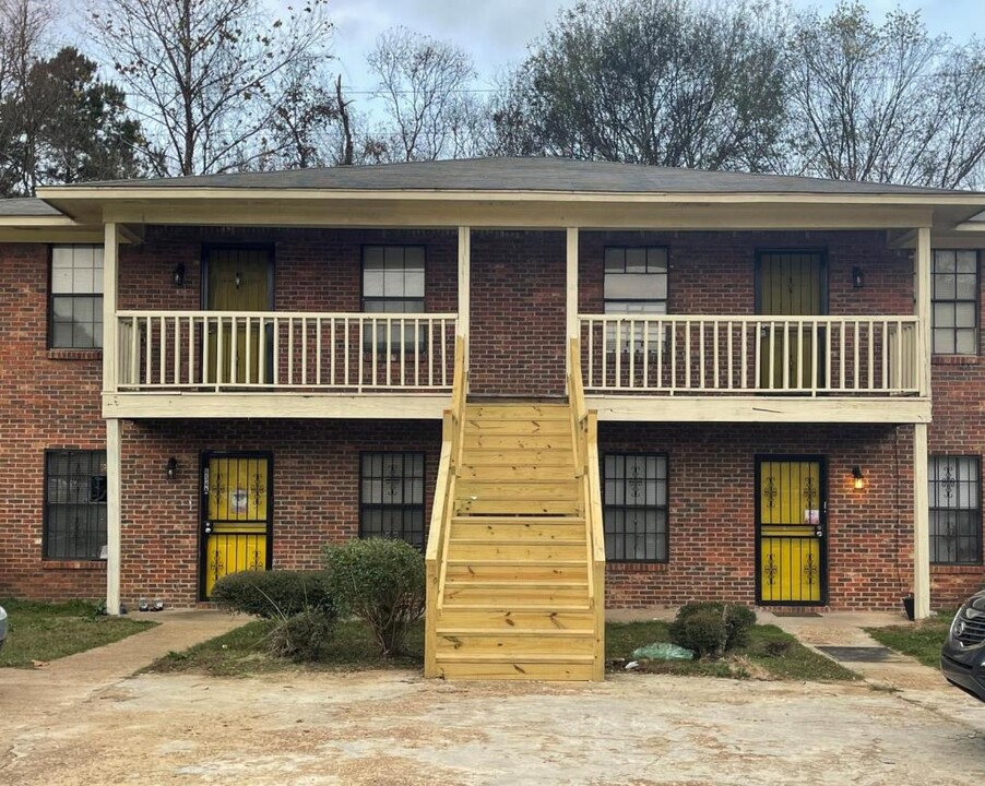 656 Chelsea Dr in Jackson, MS - Building Photo