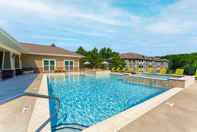 Boulder Springs Columbia Apartments in Columbia, MO - Building Photo - Building Photo