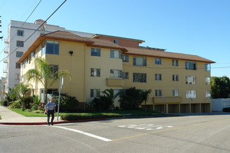 Bellevue Apartments in Oakland, CA - Building Photo - Building Photo