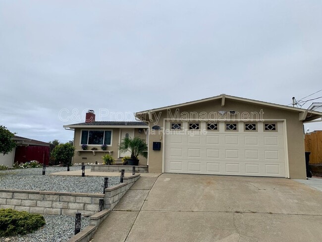 1975 Paralta Ave in Seaside, CA - Building Photo - Building Photo