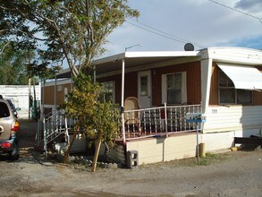 Mobile Home Park in El Paso, TX - Foto de edificio - Building Photo