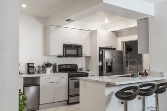 10021 Tabor Street, Unit Apt 107 in Los Angeles, CA - Building Photo - Building Photo