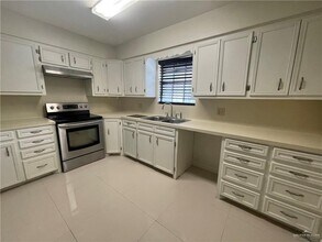210 N 8th St in McAllen, TX - Building Photo - Building Photo
