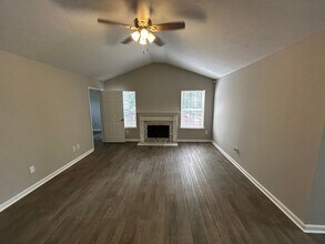 526 Cedar Park Cir in La Vergne, TN - Building Photo - Building Photo