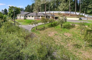 2401 Hillside Dr in Fortuna, CA - Building Photo