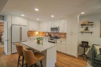 52 Chapel St-Unit -A in Charleston, SC - Building Photo - Building Photo