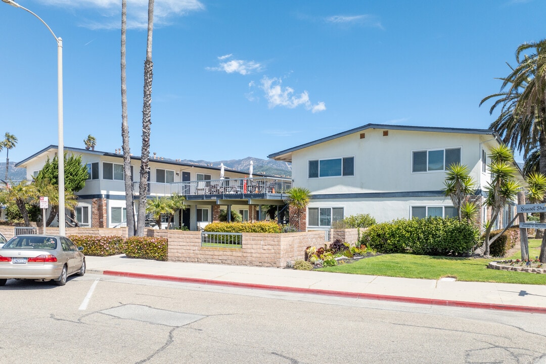 Sunset Shores Coastal Condominiums in Carpinteria, CA - Building Photo