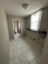 1058 Dixie Hwy in Louisville, KY - Building Photo - Building Photo