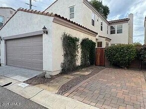 2909 N 48th St in Phoenix, AZ - Building Photo - Building Photo