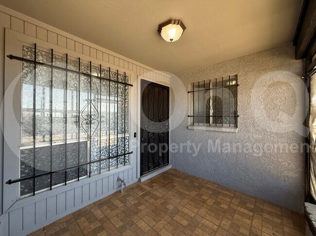 9021 W Elm St in Phoenix, AZ - Building Photo - Building Photo