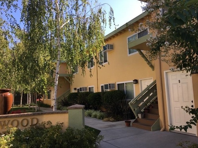 Birchwood Meadows in Sacramento, CA - Foto de edificio - Building Photo