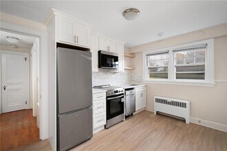 118 Ruggles Ave in Newport, RI - Building Photo - Building Photo