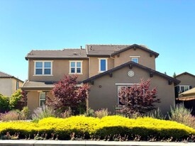 873 Saratoga Dr in Napa, CA - Building Photo