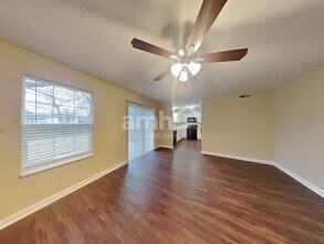 5568 Alcott Ln in Indianapolis, IN - Foto de edificio - Building Photo