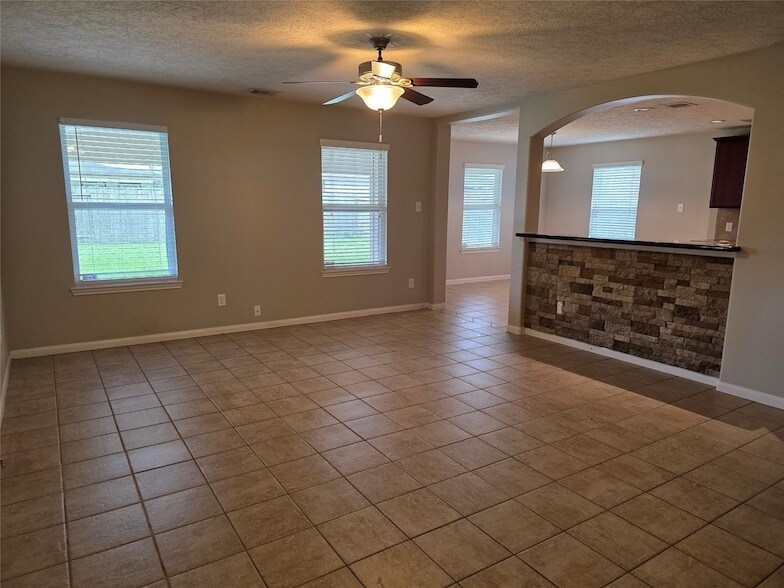 10910 Brittan Leaf Ln, Unit 54-204 in Houston, TX - Building Photo