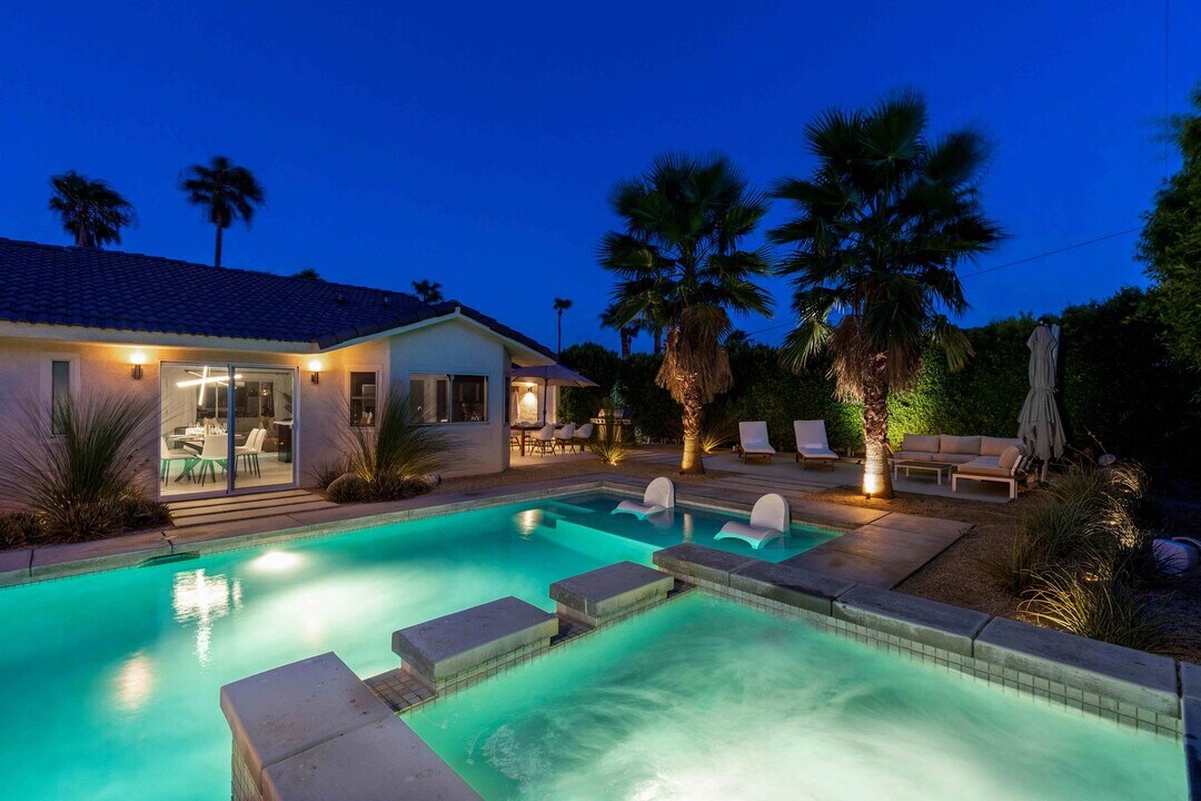 2355 W Nicola Rd in Palm Springs, CA - Building Photo