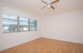 9455 Bay Harbor Terrace in Bay Harbor Islands, FL - Building Photo - Building Photo