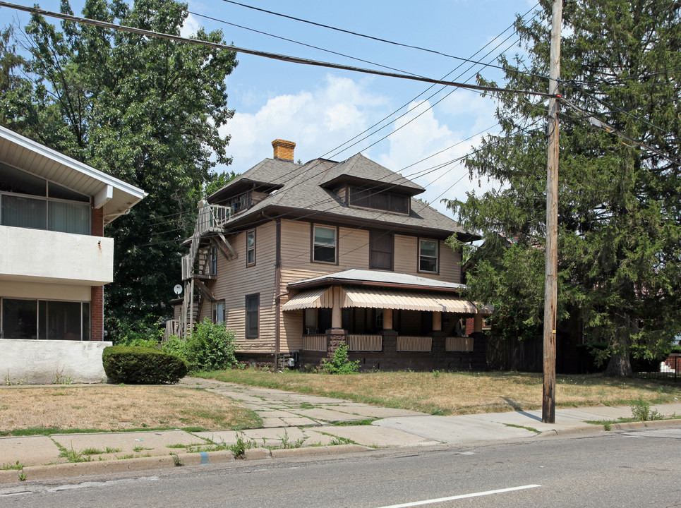 71 E Tallmadge Ave in Akron, OH - Building Photo