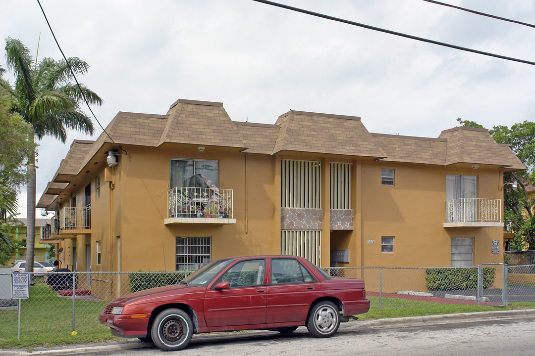 980 NW 45th Ave in Miami, FL - Building Photo