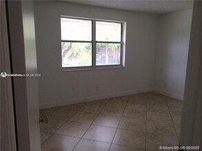 758 NW 103rd Ter, Unit 201 in Pembroke Pines, FL - Building Photo - Building Photo