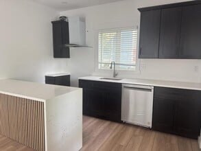 154 Oakland St in Rochester, NY - Building Photo - Building Photo