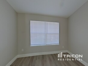 8030 Peppermint Ln in Jacksonville, FL - Building Photo - Building Photo