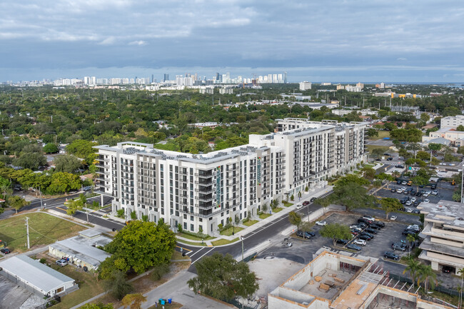 Gardens Residences in North Miami, FL - Building Photo - Building Photo