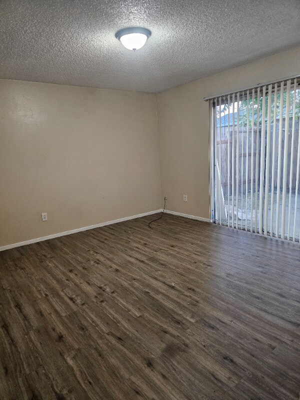 843 W Los Felis Ave in Stockton, CA - Building Photo - Building Photo
