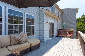 12560 Royal Wolf Pl in Fairfax, VA - Building Photo - Building Photo