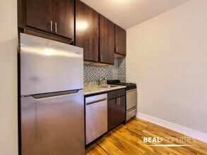 819 W Cornelia Ave in Chicago, IL - Building Photo - Building Photo