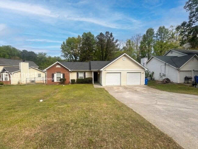 property at 2132 Briar Glen Ln SW