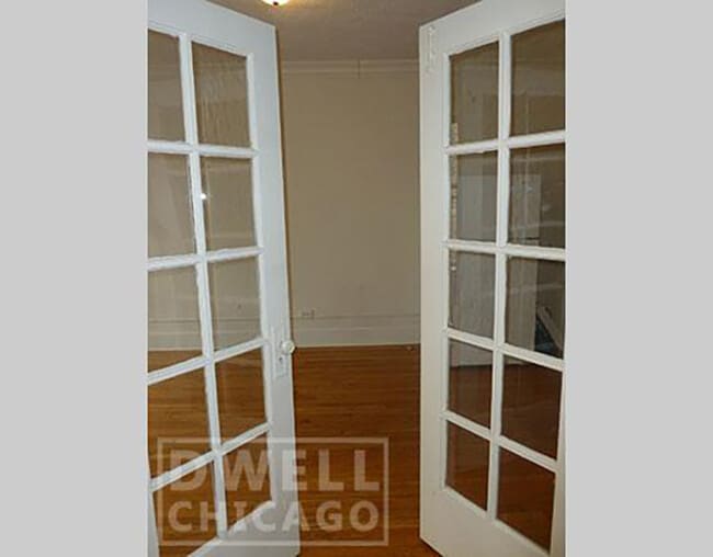 2733 N Milwaukee Ave, Unit S in Chicago, IL - Building Photo - Building Photo