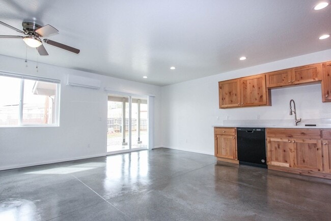 8559 Spouse Dr in Prescott Valley, AZ - Building Photo - Building Photo