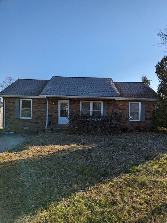 1305 Sharptail Trail in Clarksville, TN - Building Photo