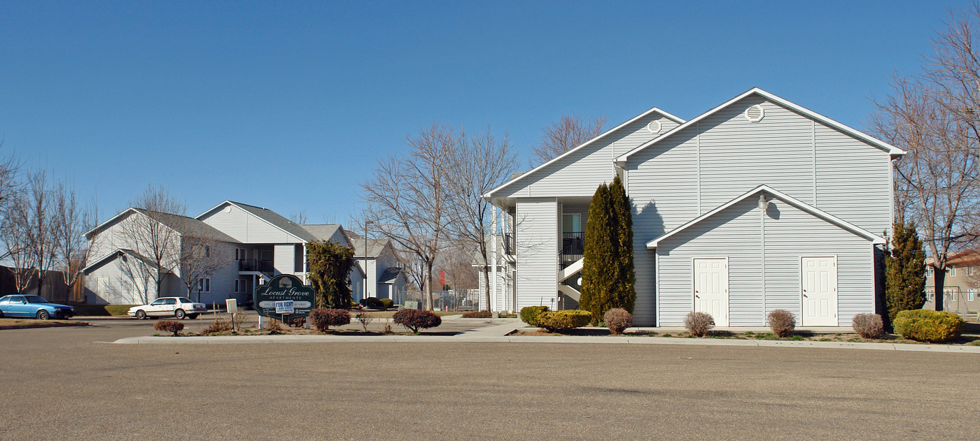 Locust Grove Apartments in Caldwell, ID - Building Photo