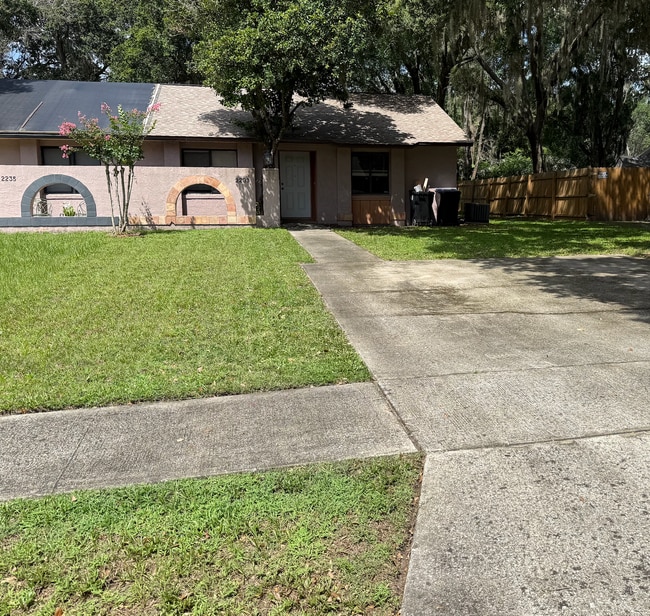 property at 2233 Westfall Dr