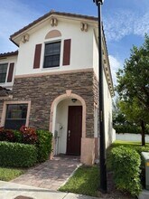 9309 W 32nd Ln in Hialeah, FL - Building Photo - Building Photo