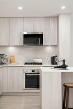 3264 Vanness Ave in Vancouver, BC - Building Photo - Building Photo