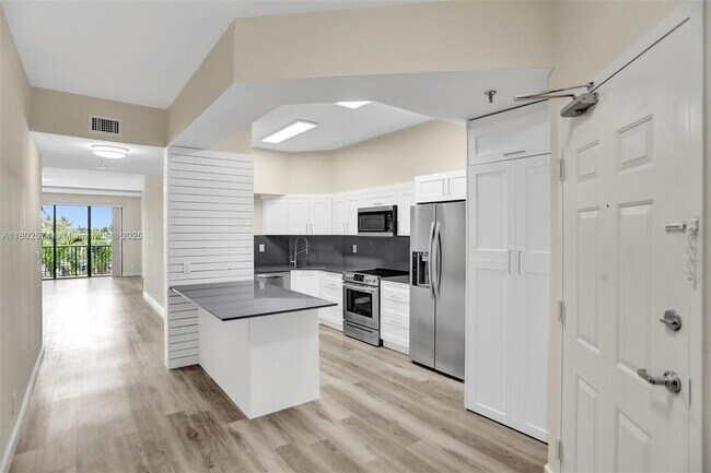 8816 Collins Ave in Surfside, FL - Building Photo - Building Photo