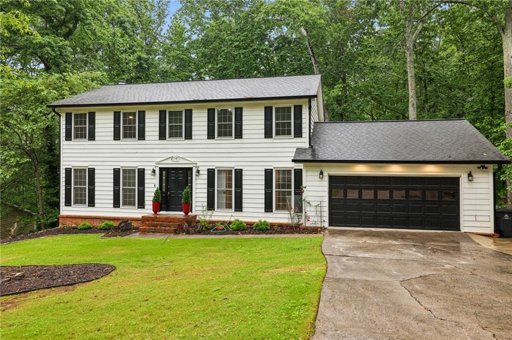 2063 Six Branches Dr in Roswell, GA - Building Photo