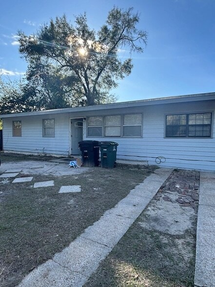 property at 3622 S Lakewood Dr